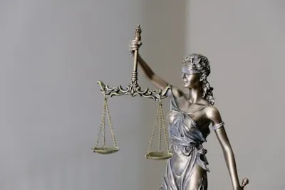 Compare lawyer reviews and ratings
